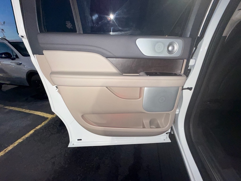 Lincoln Navigator L Reserve 2024