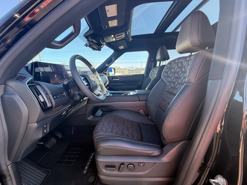 Nissan Armada Platinum Reserve 4WD 2025