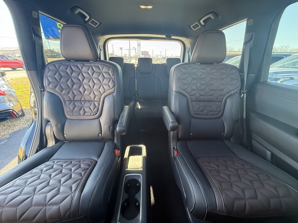 Nissan Armada Platinum Reserve 4WD 2025