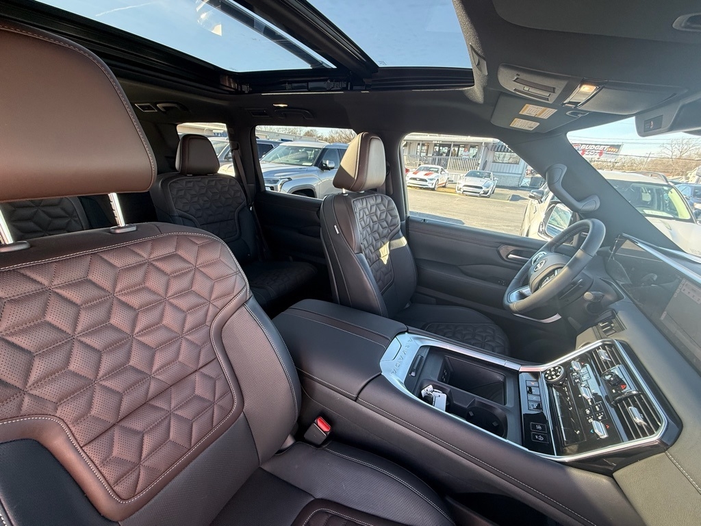 Nissan Armada Platinum Reserve 4WD 2025