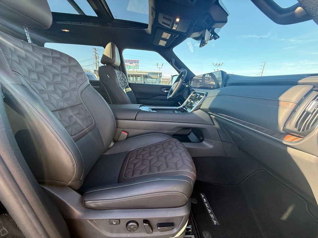 Nissan Armada Platinum Reserve 4WD 2025