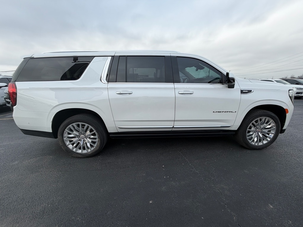 GMC Yukon XL Denali 4WD 2024