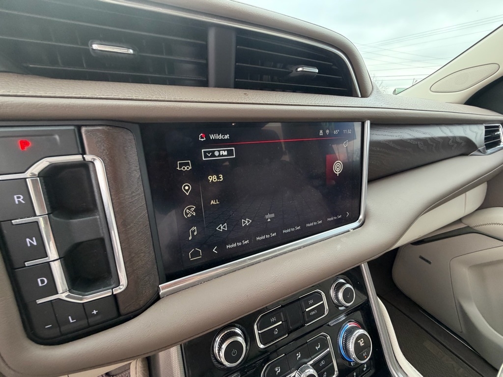 GMC Yukon XL Denali 4WD 2024