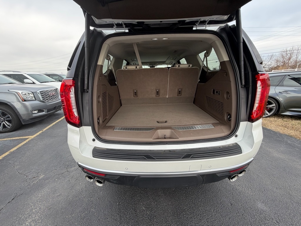 GMC Yukon XL Denali 4WD 2024