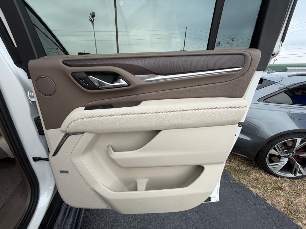 GMC Yukon XL Denali 4WD 2024