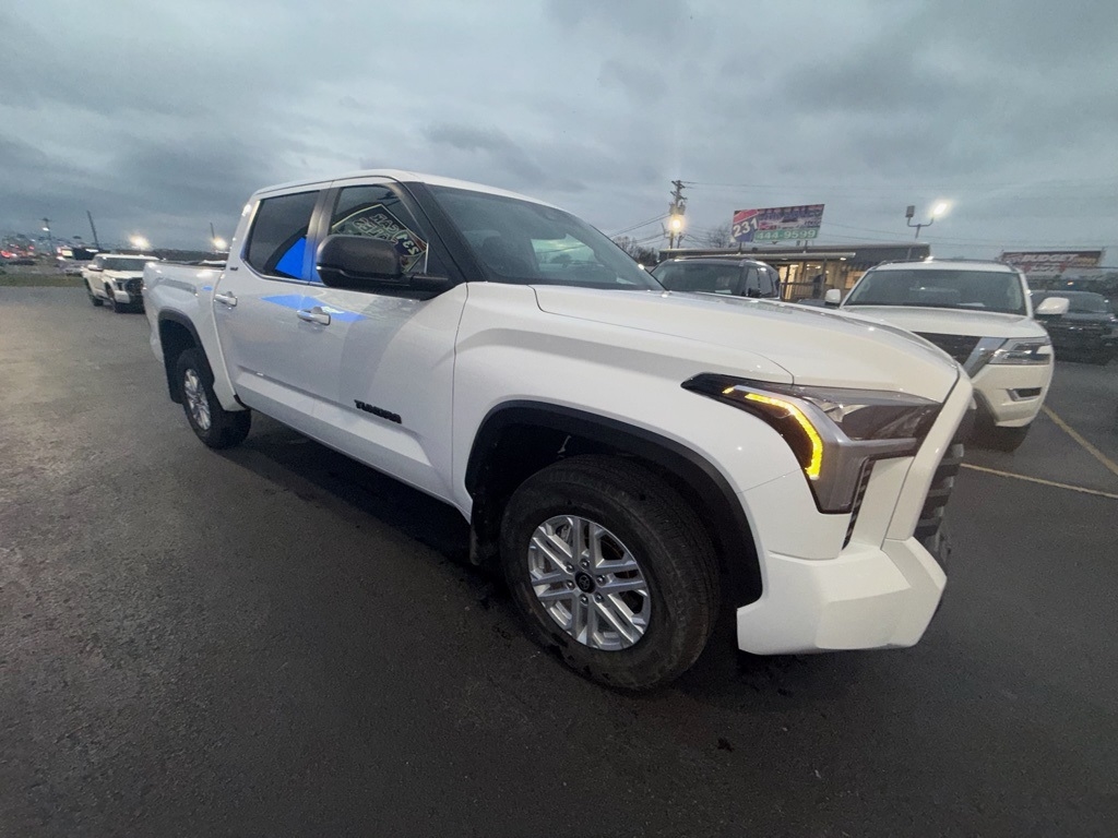 2026 Toyota Tundra SR5 CrewMax 4WD