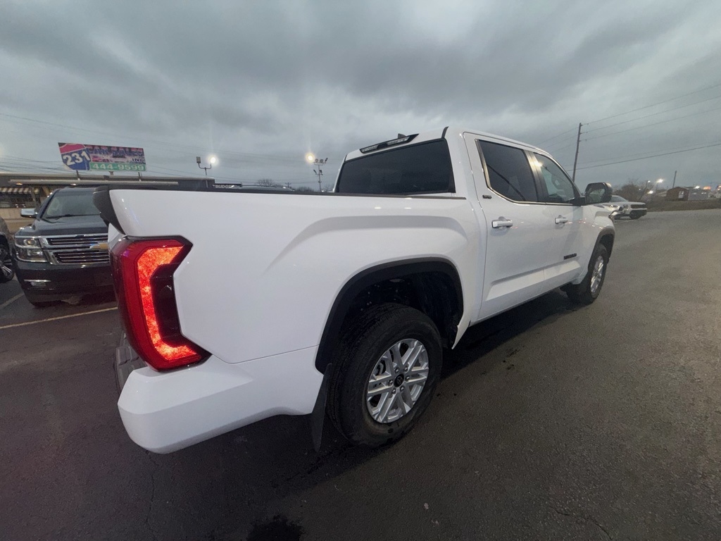 Toyota Tundra SR5 CrewMax 4WD 2026