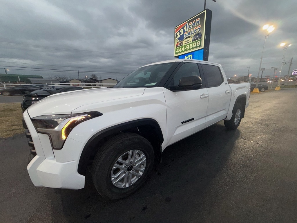 Toyota Tundra SR5 CrewMax 4WD 2026