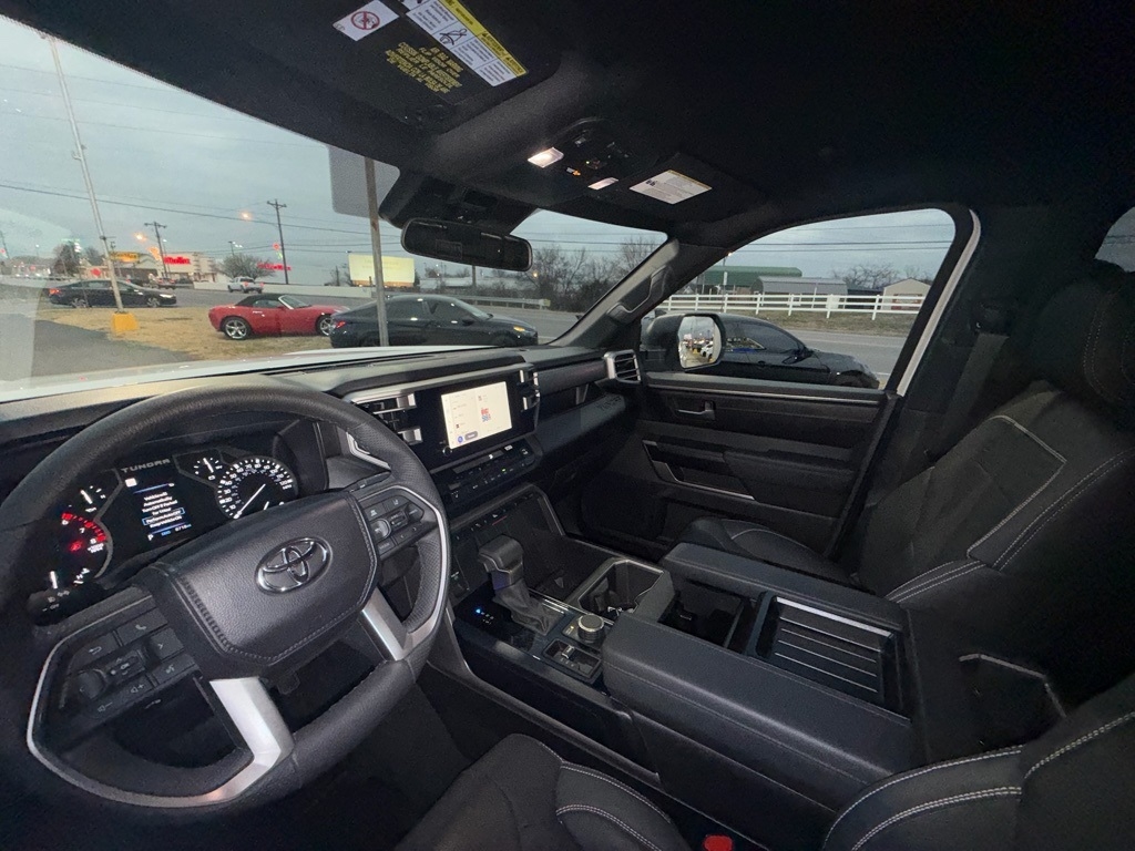 Toyota Tundra SR5 CrewMax 4WD 2026