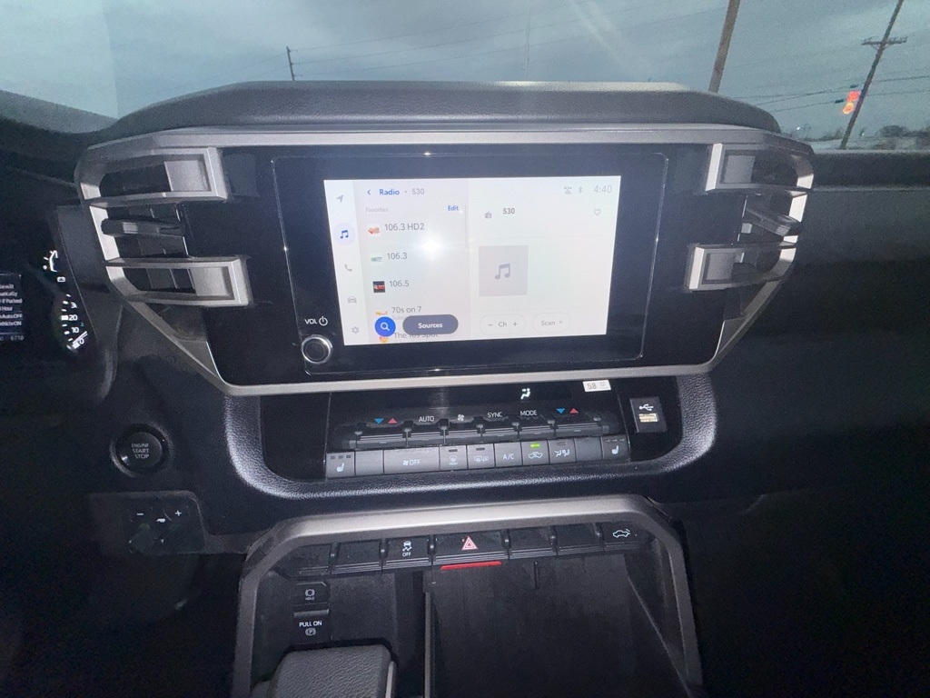 Toyota Tundra SR5 CrewMax 4WD 2026