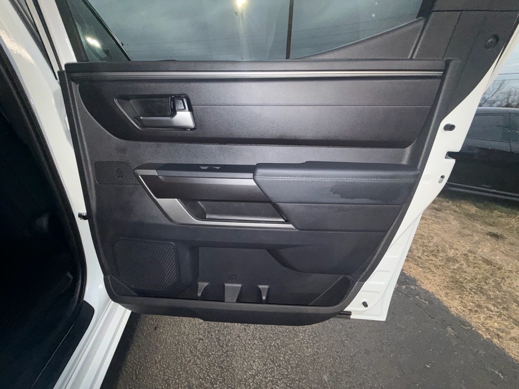 Toyota Tundra SR5 CrewMax 4WD 2026