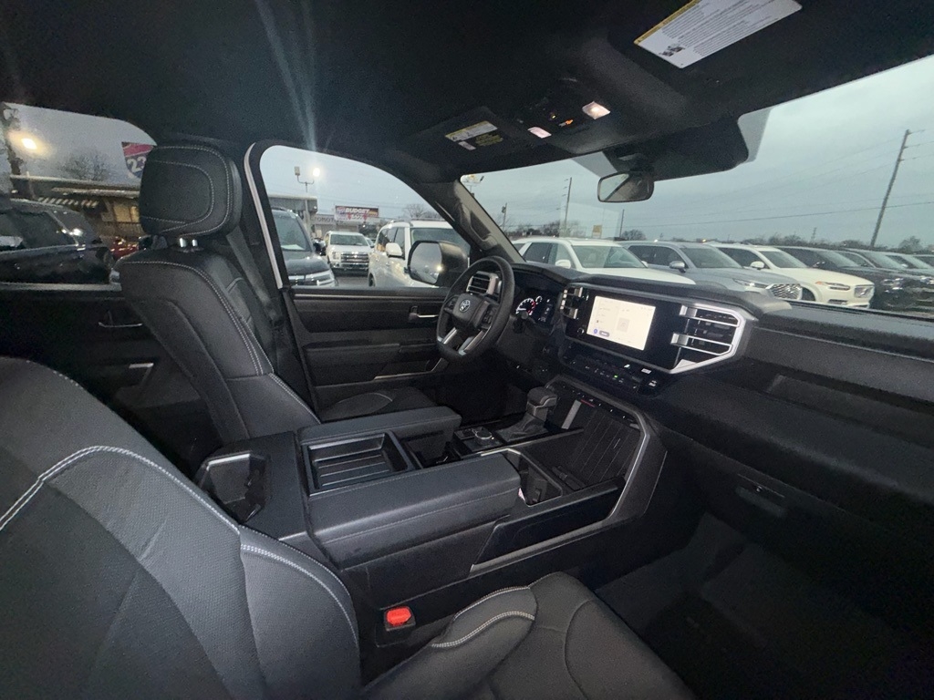 Toyota Tundra SR5 CrewMax 4WD 2026