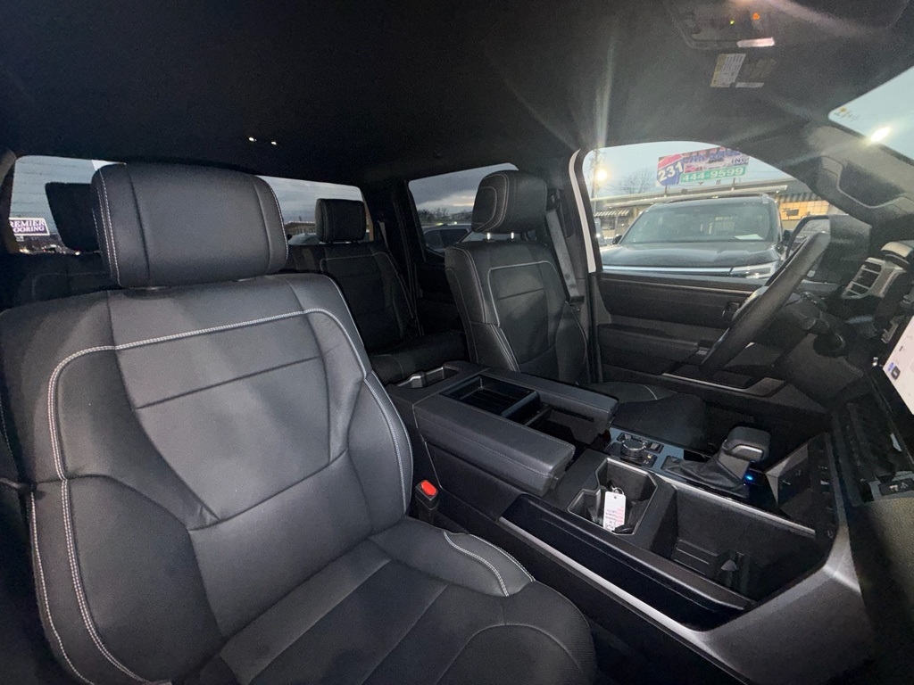 Toyota Tundra SR5 CrewMax 4WD 2026