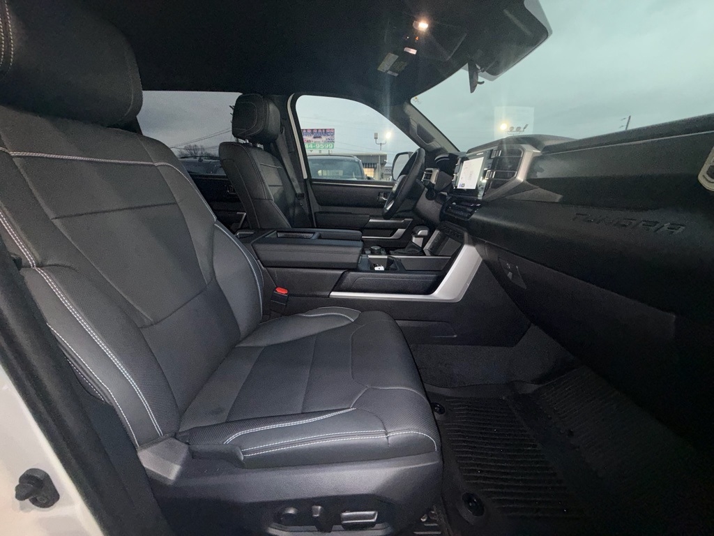 Toyota Tundra SR5 CrewMax 4WD 2026