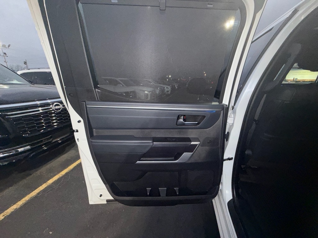 Toyota Tundra Platinum CrewMax 4WD Hybrid 2023