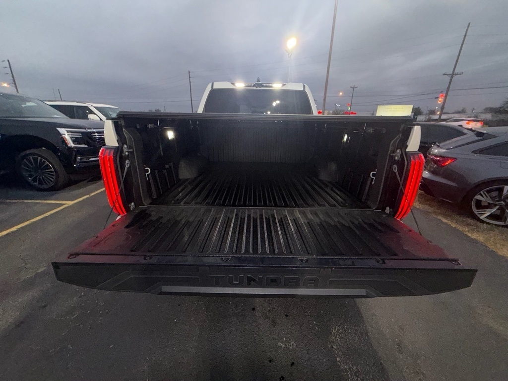 Toyota Tundra Platinum CrewMax 4WD Hybrid 2023