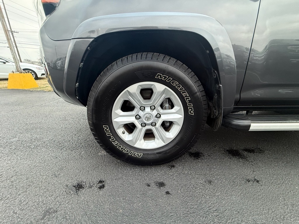 Toyota 4Runner SR5 2WD 2016