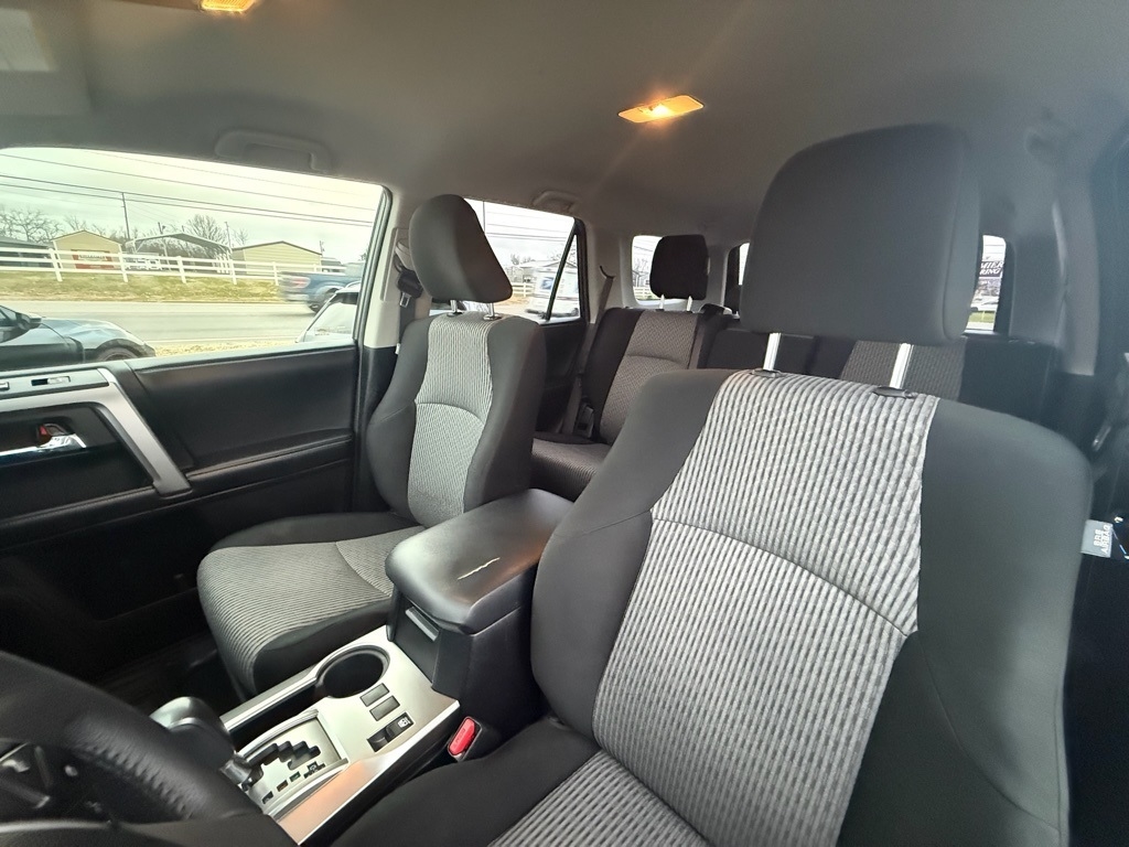 Toyota 4Runner SR5 2WD 2016