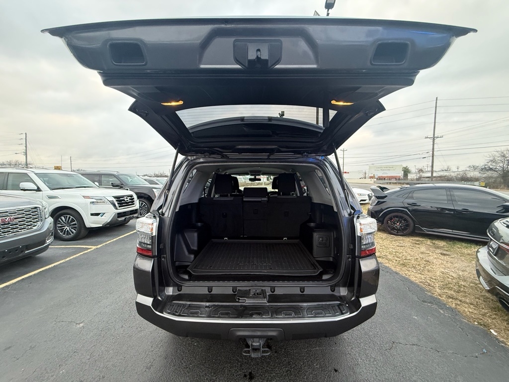 Toyota 4Runner SR5 2WD 2016