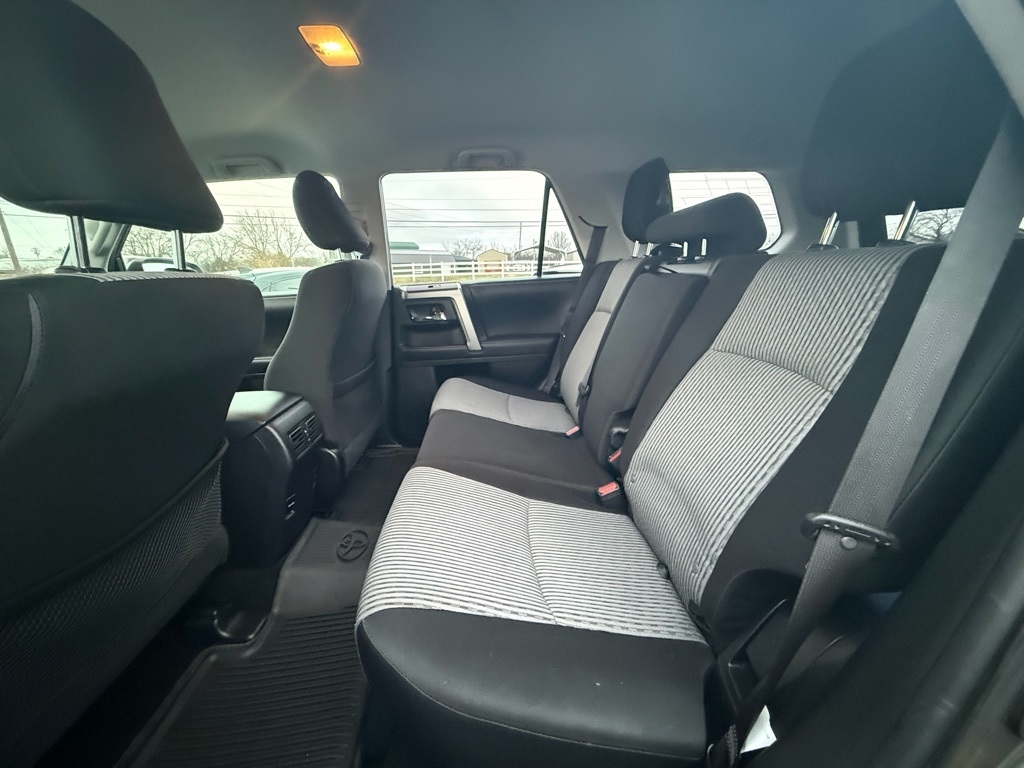 Toyota 4Runner SR5 2WD 2016