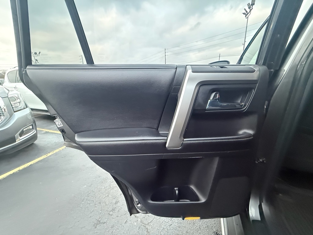 Toyota 4Runner SR5 2WD 2016