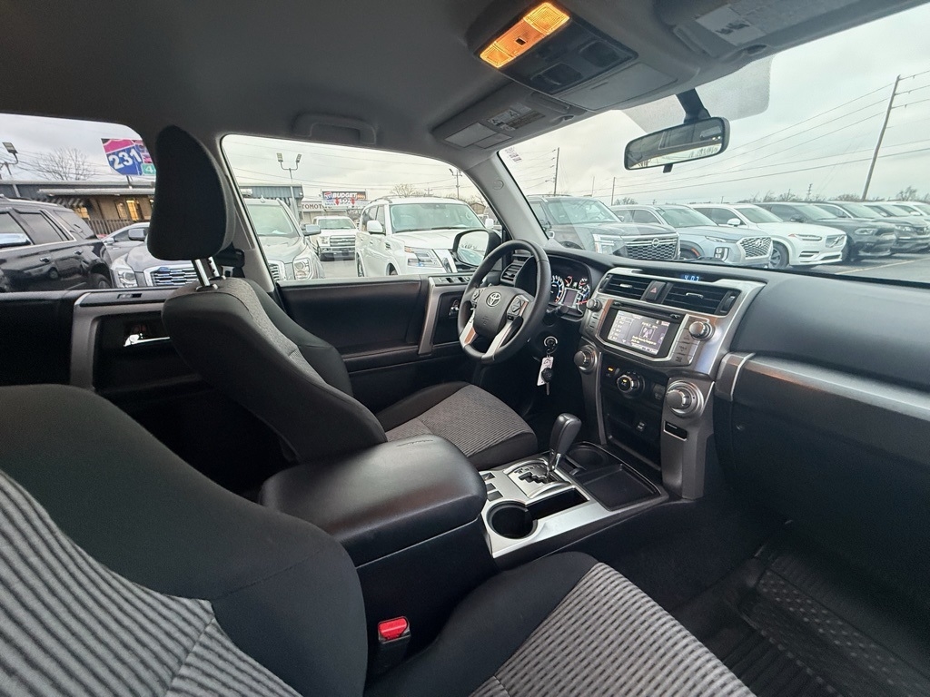 Toyota 4Runner SR5 2WD 2016