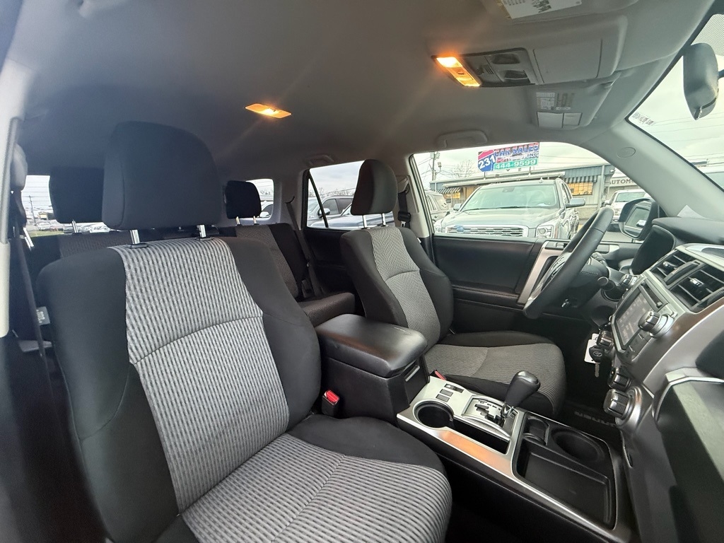 Toyota 4Runner SR5 2WD 2016