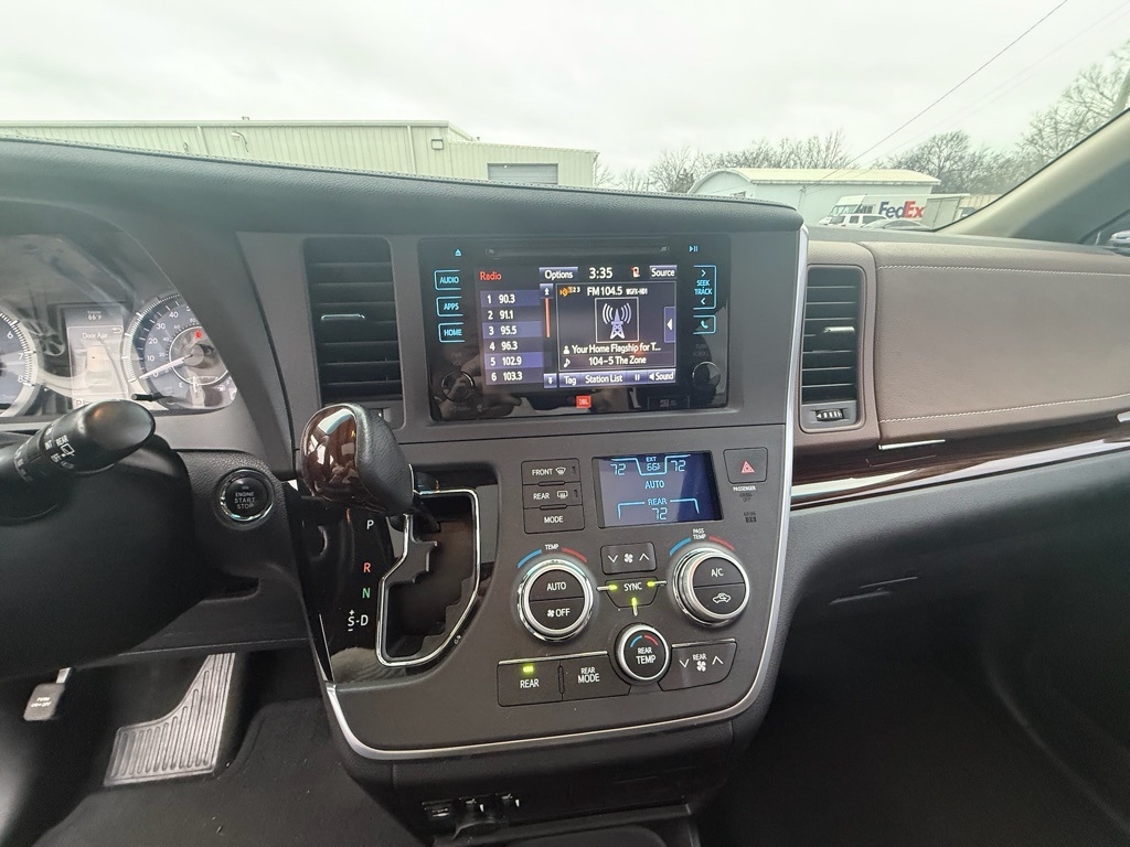 Toyota Sienna Limited FWD 7-Passsenger V6 2015