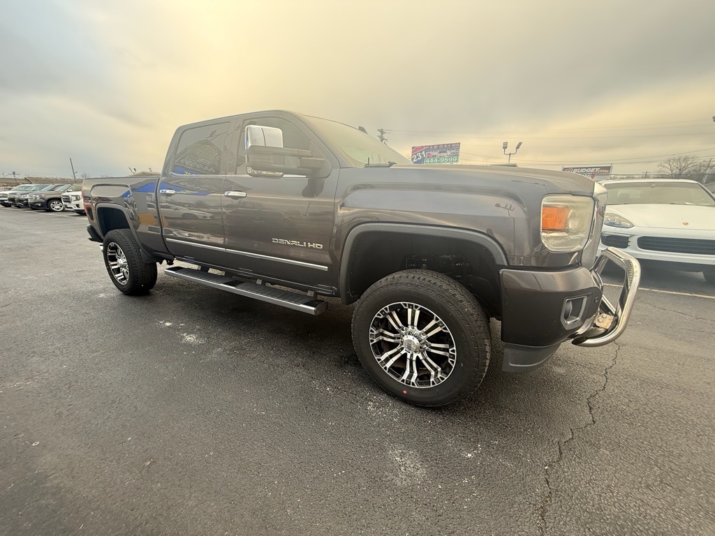 2015 GMC Sierra 2500HD Denali Crew Cab 4WD