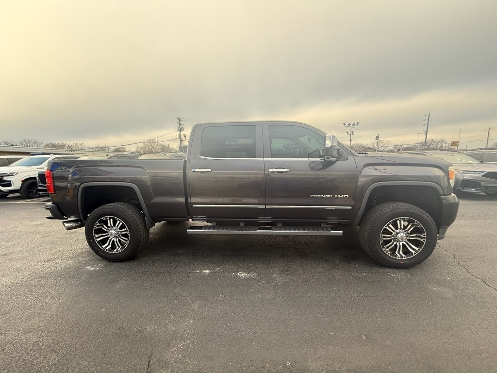 GMC Sierra 2500HD Denali Crew Cab 4WD 2015