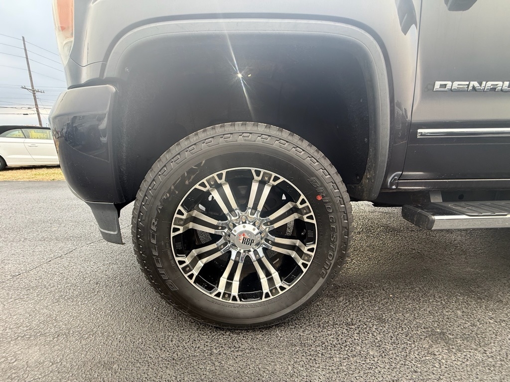 GMC Sierra 2500HD Denali Crew Cab 4WD 2015