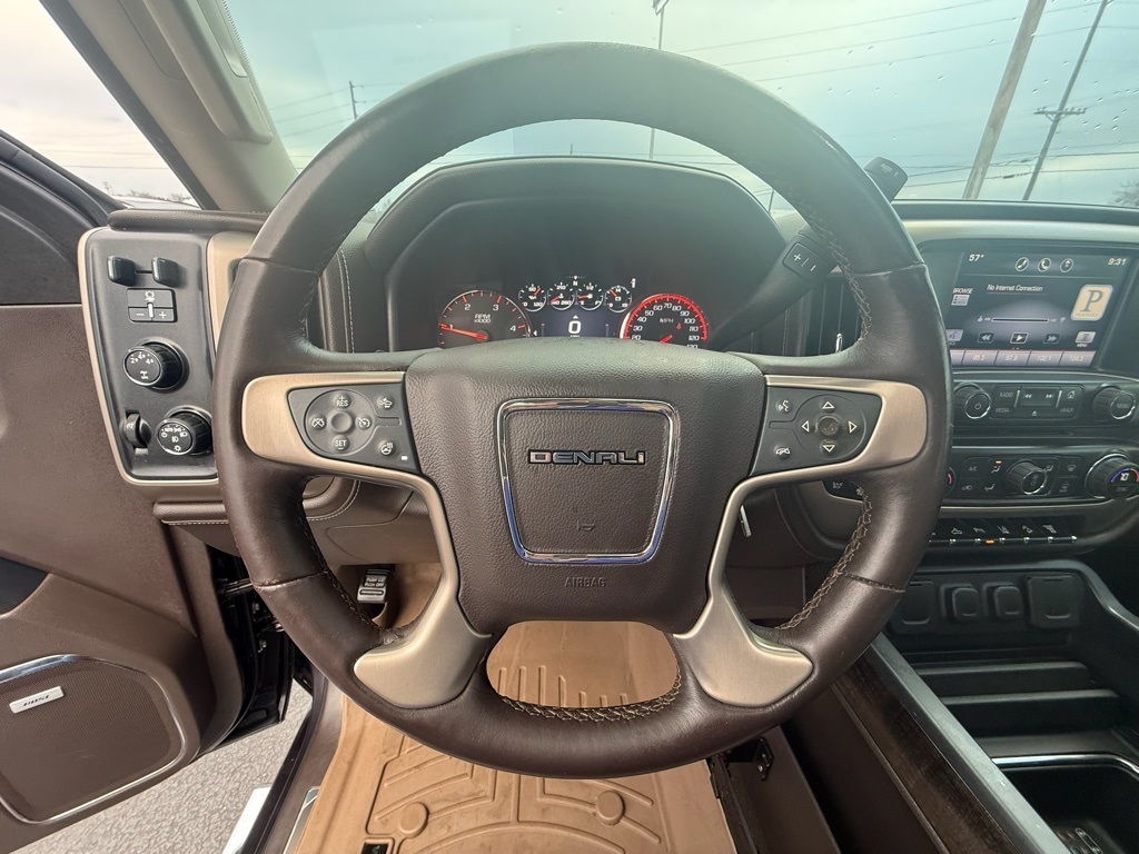 GMC Sierra 2500HD Denali Crew Cab 4WD 2015