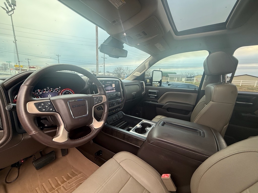 GMC Sierra 2500HD Denali Crew Cab 4WD 2015