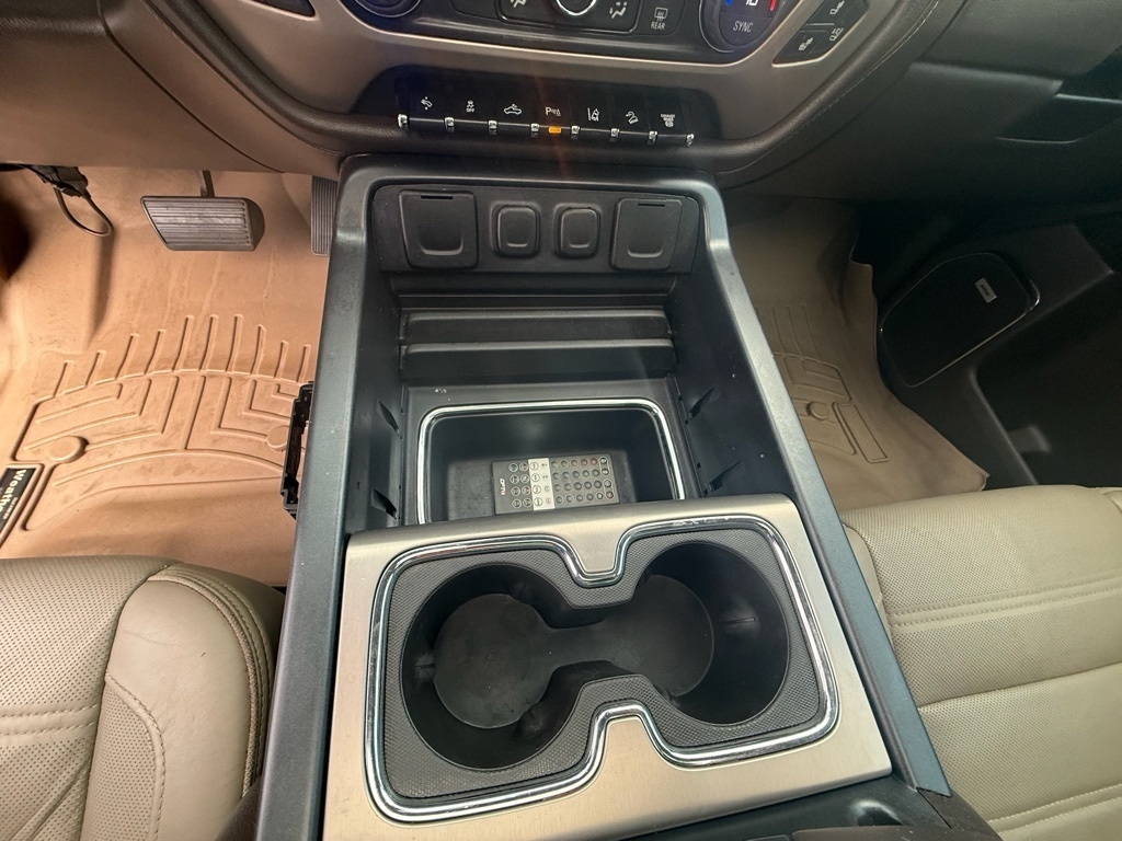 GMC Sierra 2500HD Denali Crew Cab 4WD 2015