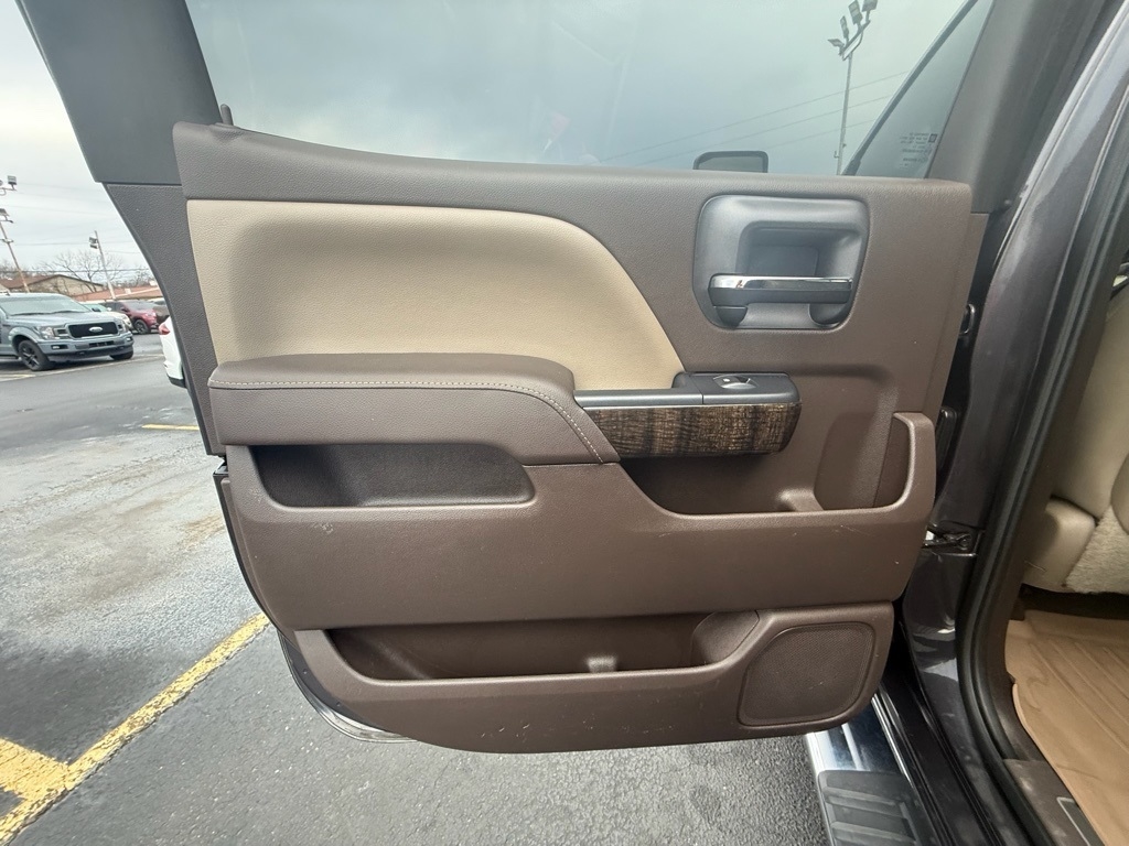 GMC Sierra 2500HD Denali Crew Cab 4WD 2015