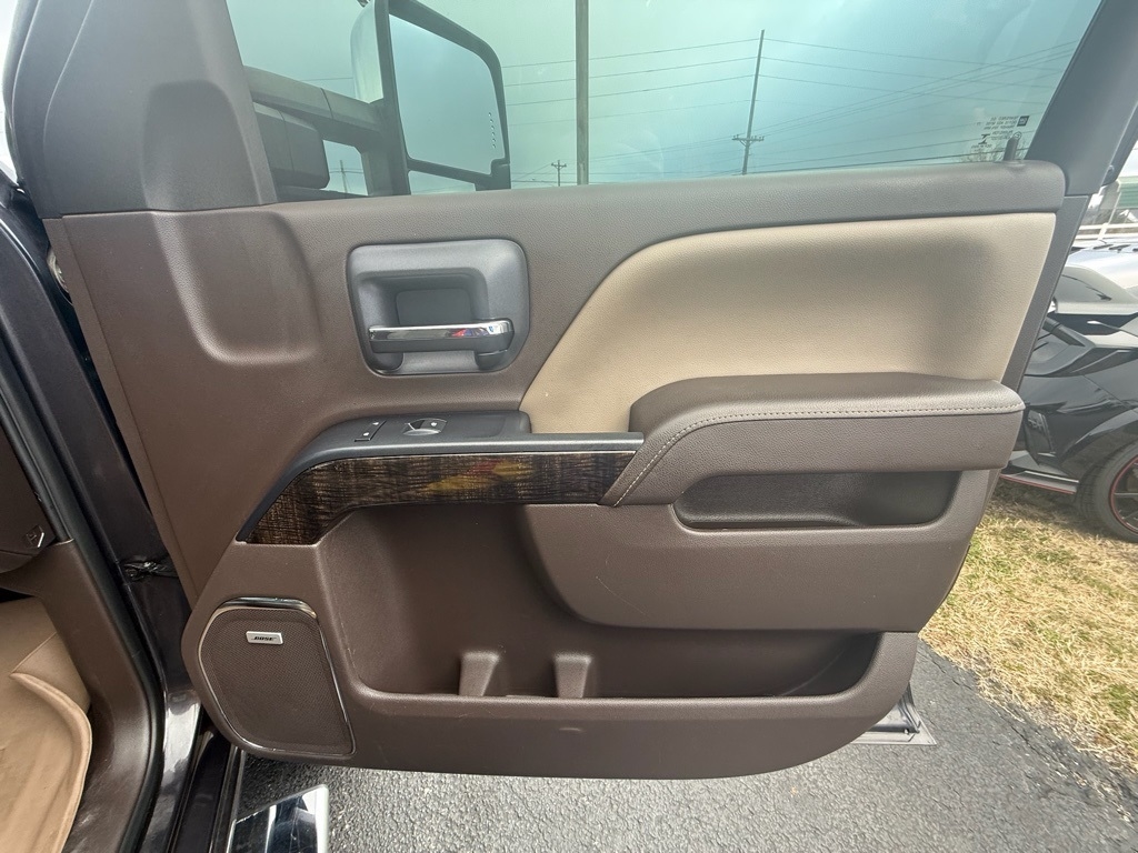 GMC Sierra 2500HD Denali Crew Cab 4WD 2015