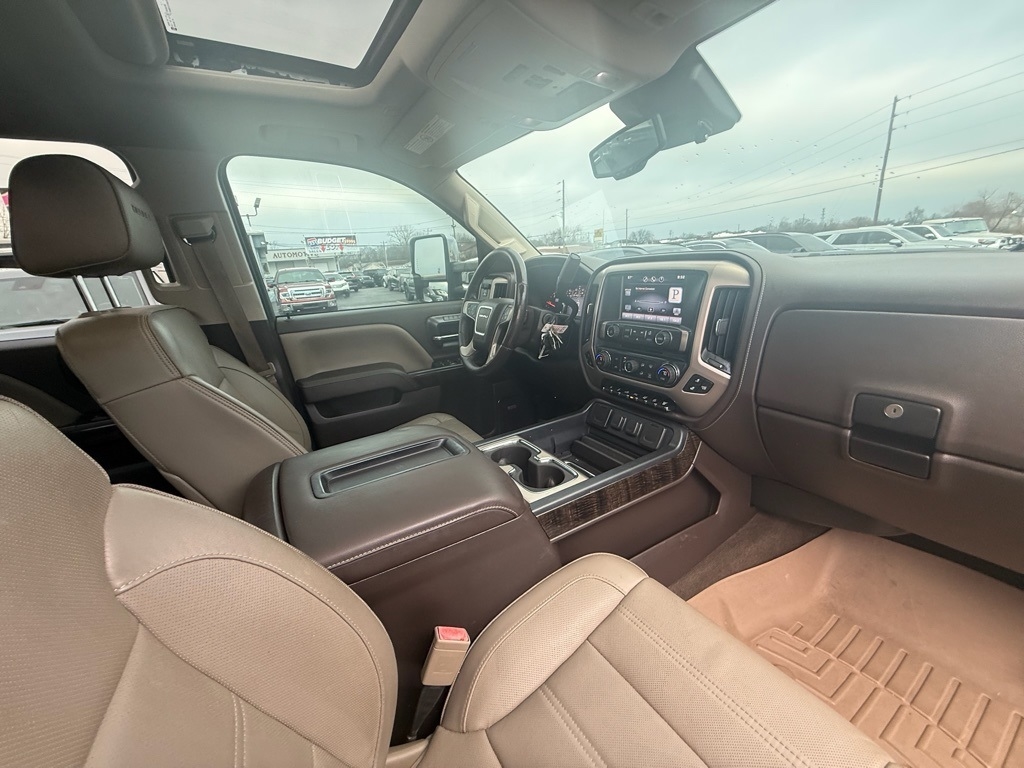 GMC Sierra 2500HD Denali Crew Cab 4WD 2015