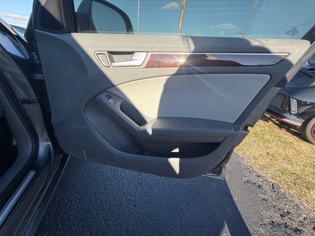 Audi A4 2.0T Sedan quattro Tiptronic 2013