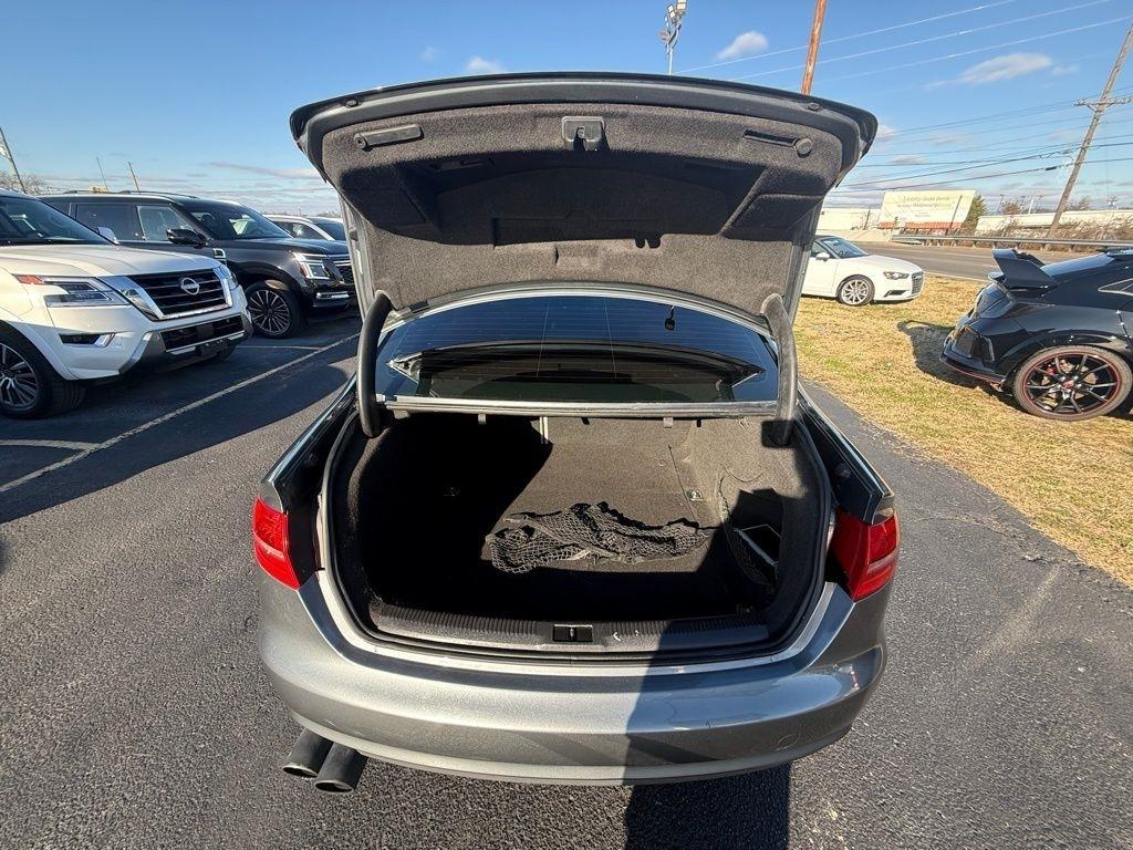 Audi A4 2.0T Premium Plus quattro Sedan 2013