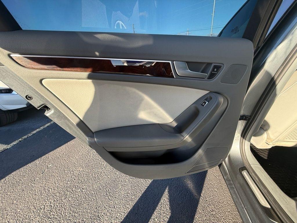 Audi A4 2.0T Premium Plus quattro Sedan 2013