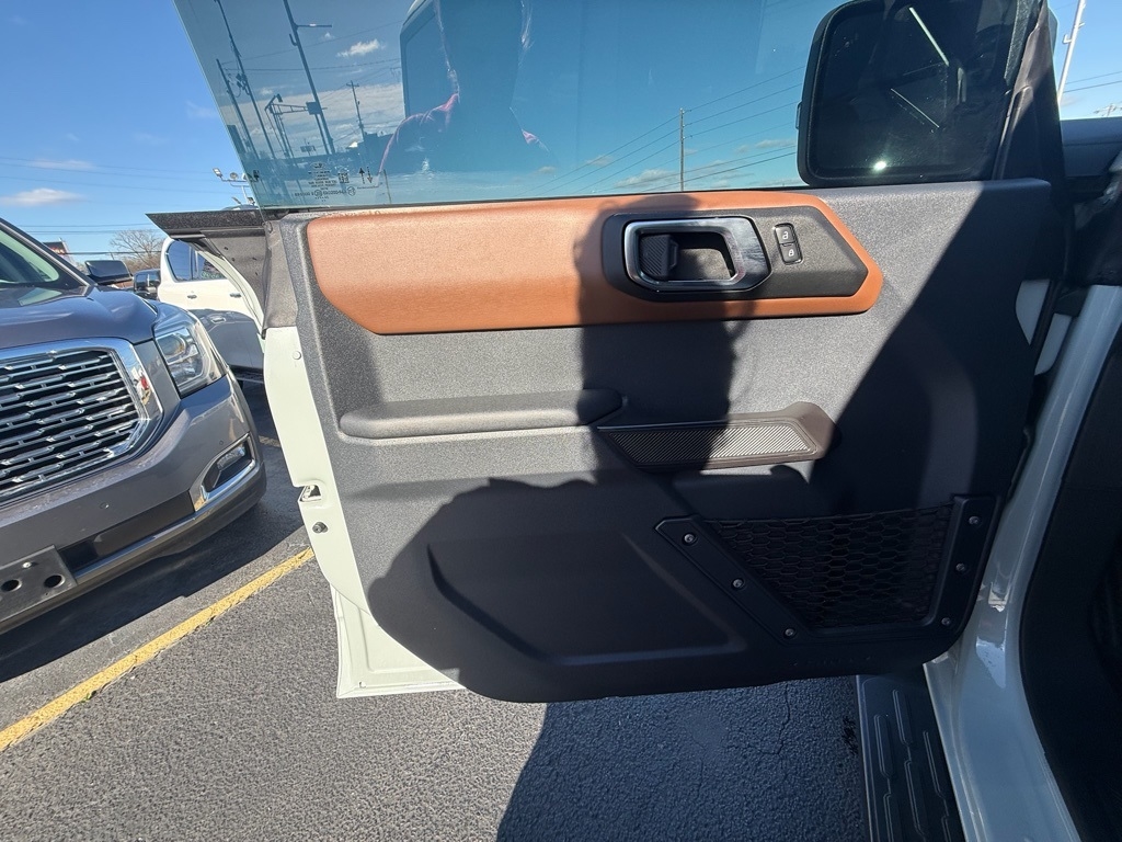 Ford Bronco Outer Banks 4-Door 2024