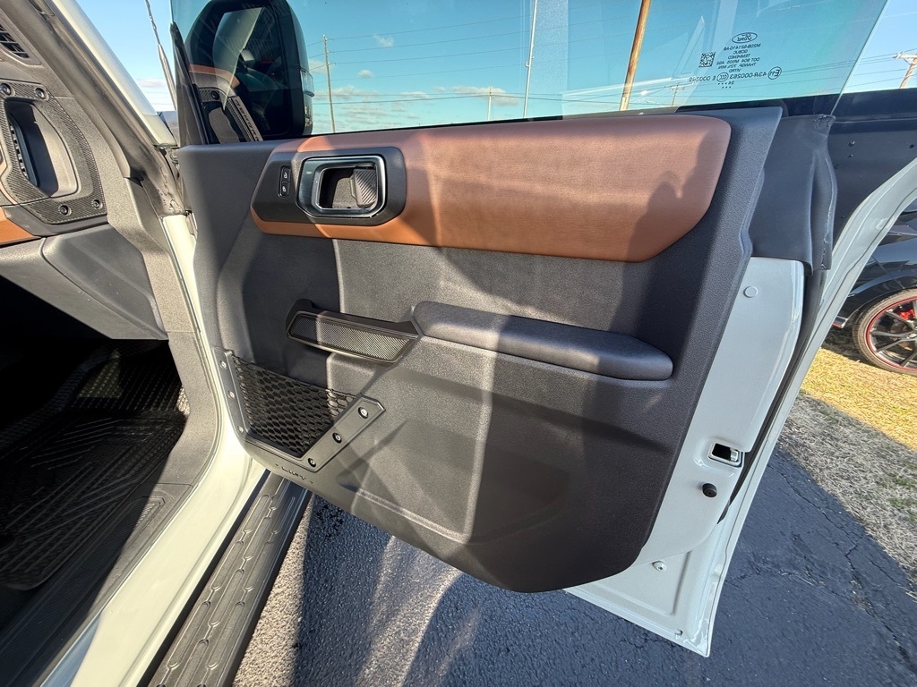 Ford Bronco Outer Banks 4-Door 2024