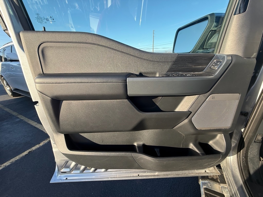 Ford F-150 Lariat SuperCrew 4WD 2024