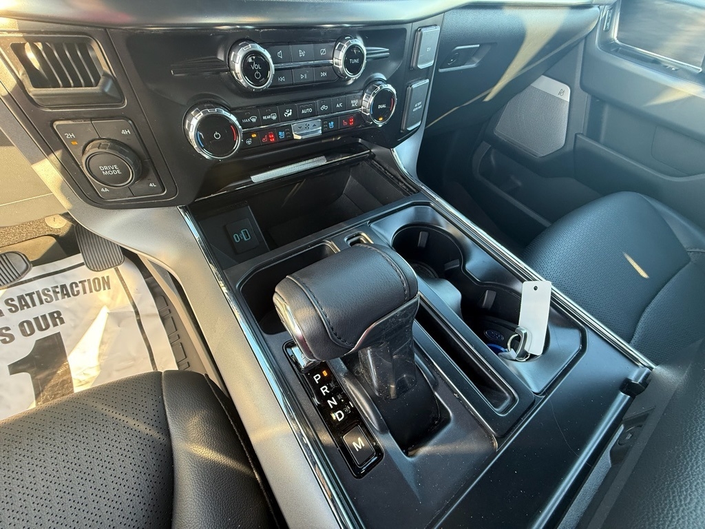 Ford F-150 Lariat SuperCrew 4WD 2024