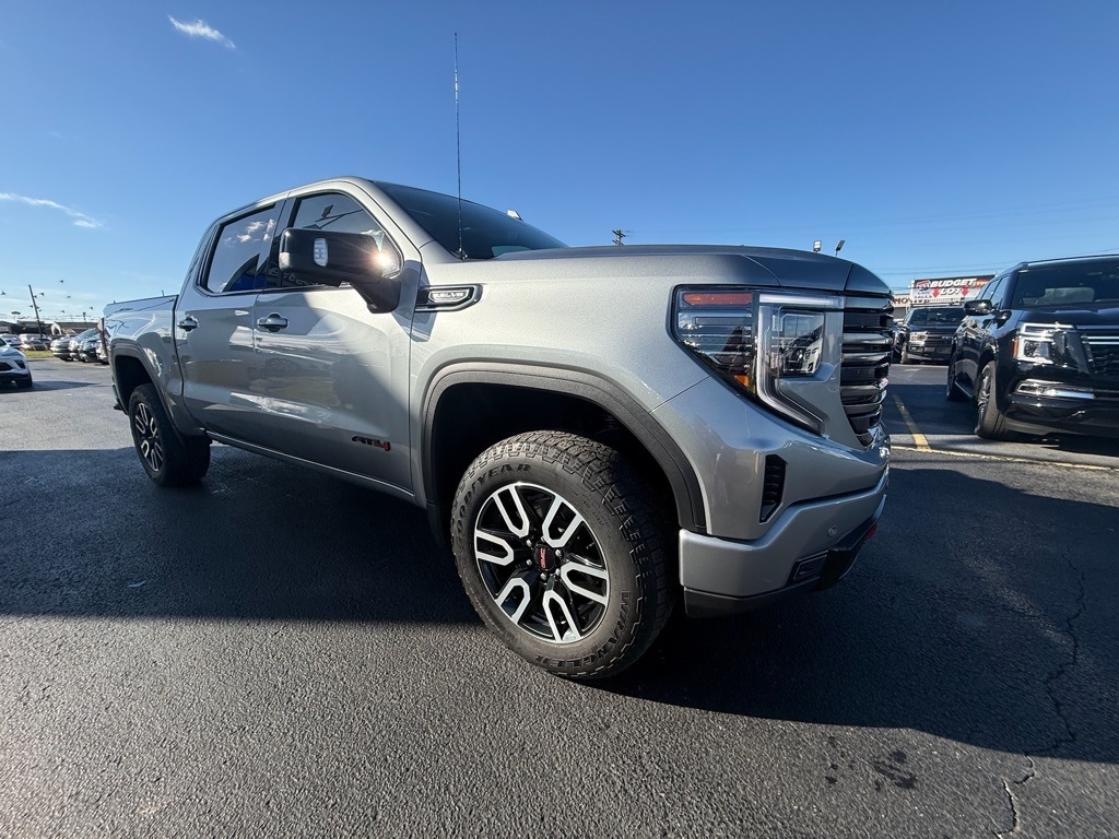2023 GMC Sierra 1500 AT4 Crew Cab 4WD