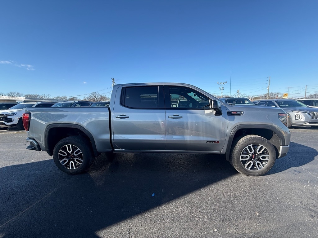 GMC Sierra 1500 AT4 Crew Cab 4WD 2023