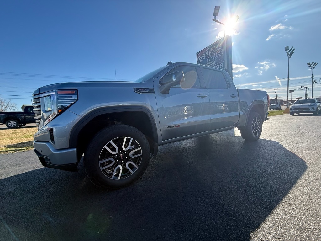 GMC Sierra 1500 AT4 Crew Cab 4WD 2023