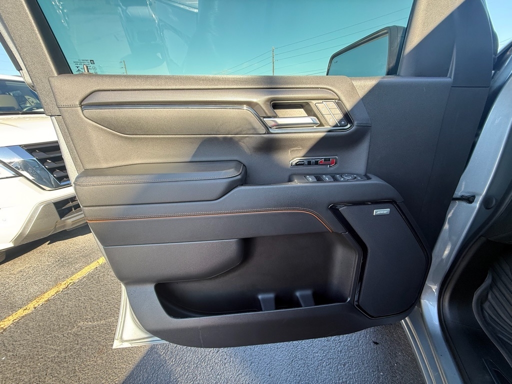 GMC Sierra 1500 AT4 Crew Cab 4WD 2023