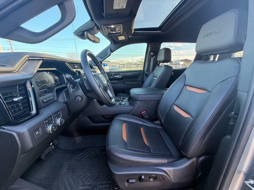 GMC Sierra 1500 AT4 Crew Cab 4WD 2023