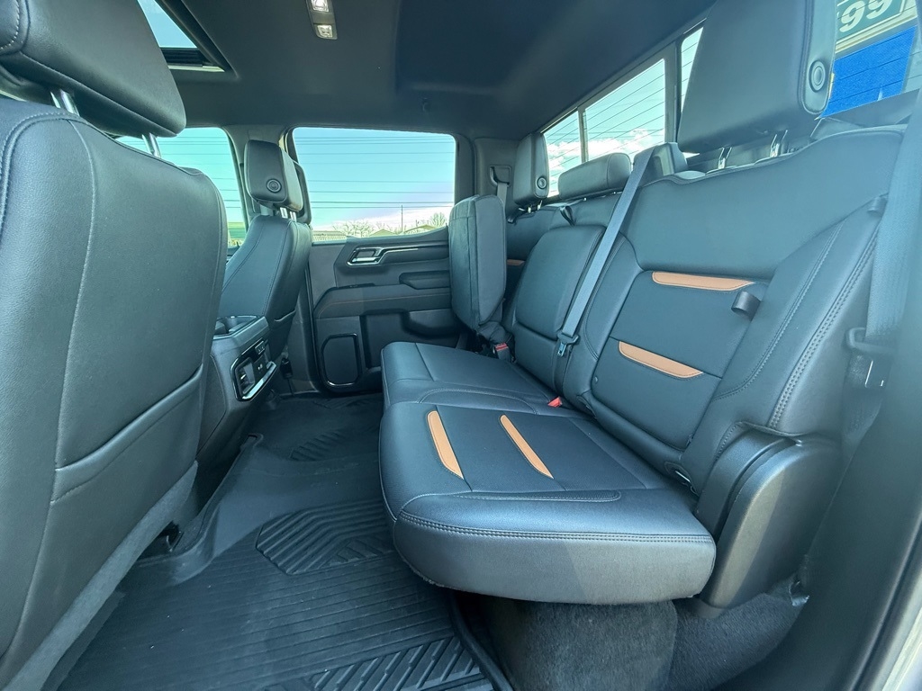 GMC Sierra 1500 AT4 Crew Cab 4WD 2023